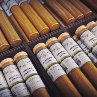SUPPORT EN BOIS – 5 tubes à épices Collection : ALCHIMIE OU EXCELLENCE